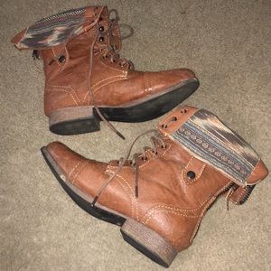 Fall boots with tribal print inside